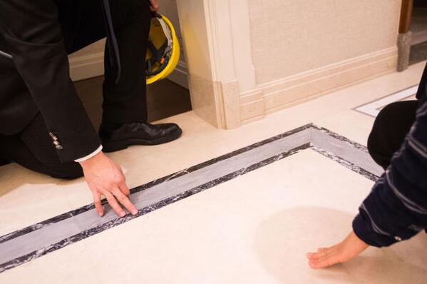 组图：90后房产销售员 一年能卖5.5个亿