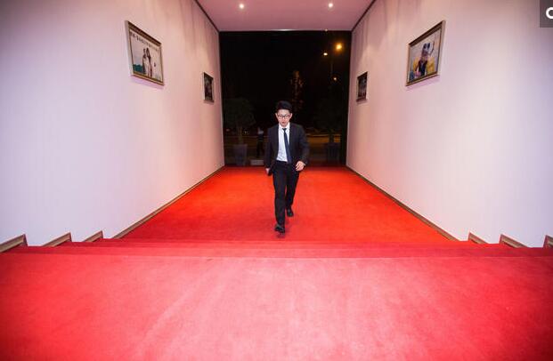 组图：90后房产销售员 一年能卖5.5个亿