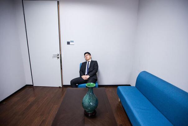 组图：90后房产销售员 一年能卖5.5个亿