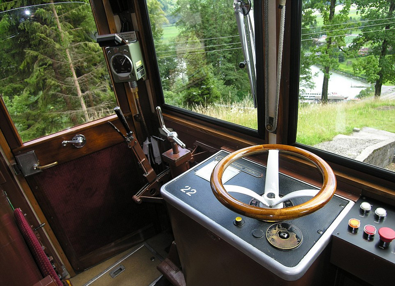 瑞士世界最陡铁路运行120年零事故