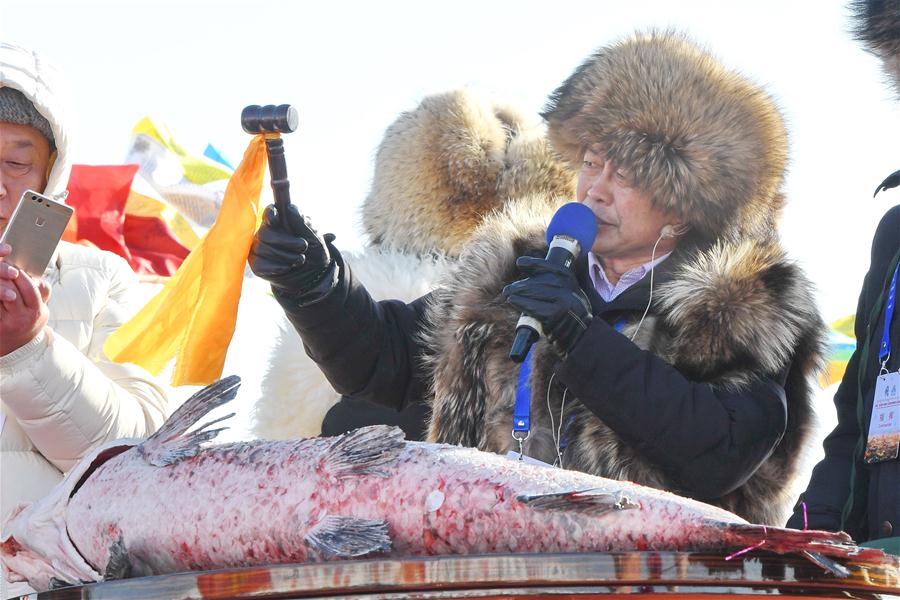 吉林：查干湖冬捕头鱼拍出85万高价