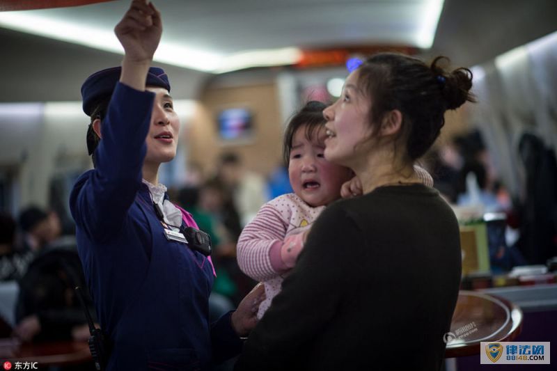 实拍“高姐”李宁宁春运第一天：每天能拿步数冠军（组图）