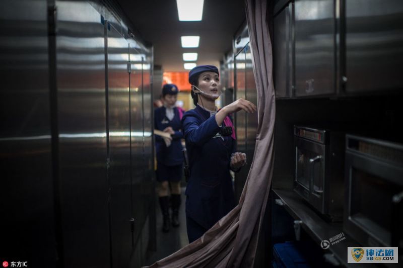 实拍“高姐”李宁宁春运第一天：每天能拿步数冠军（组图）