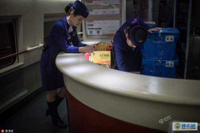 实拍“高姐”李宁宁春运第一天：每天能拿步数冠军（组图）