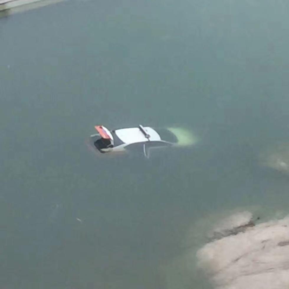 福建一高校池塘成“百慕大”：淹车无数