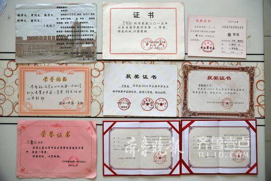 母亲患白血病隐瞒1年多 儿子成高考状元(组图)