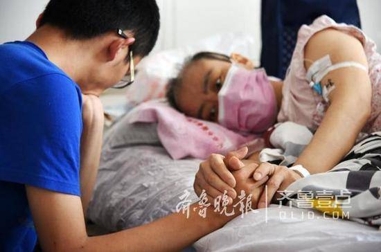 母亲患白血病隐瞒1年多 儿子成高考状元(组图)