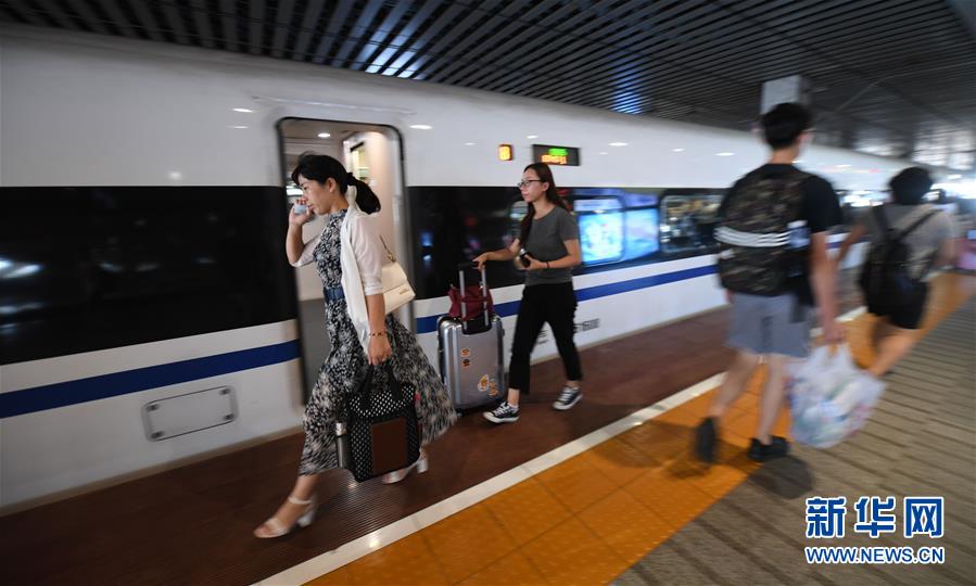 （社会）（4）京广高铁长沙段受水害影响 部分列车停运