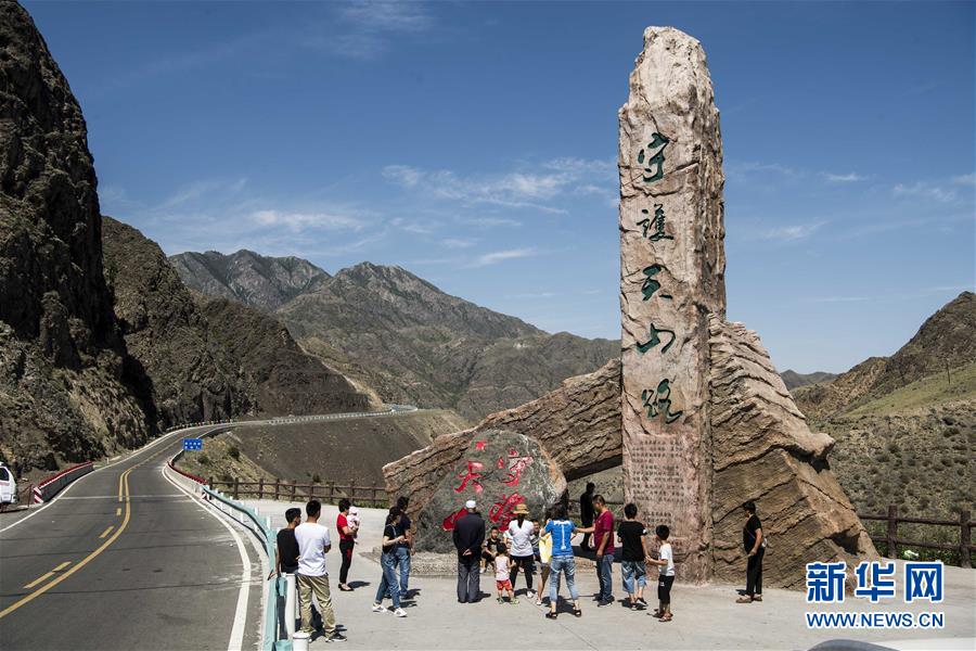 （图文互动）（2）“飞阅”天山 穿越新疆最美公路