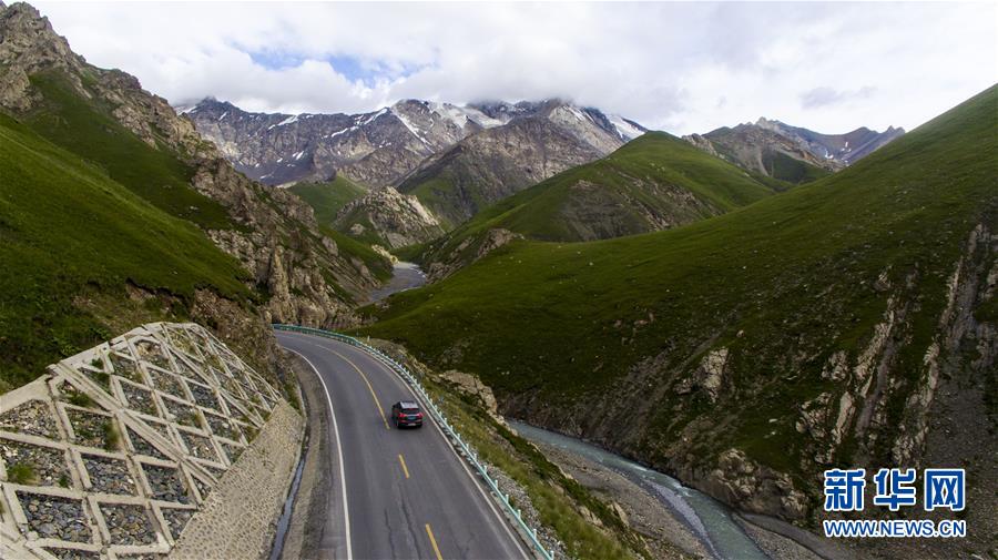（图文互动）（11）“飞阅”天山 穿越新疆最美公路