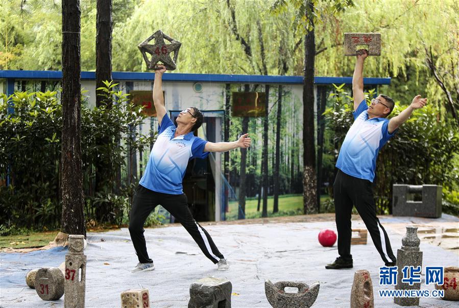 #（社会）（5）健身达人秀“绝技”