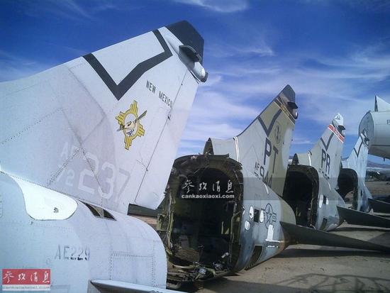 发动机堆成山！近观世界最大战机坟场