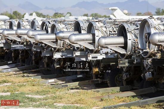 发动机堆成山！近观世界最大战机坟场