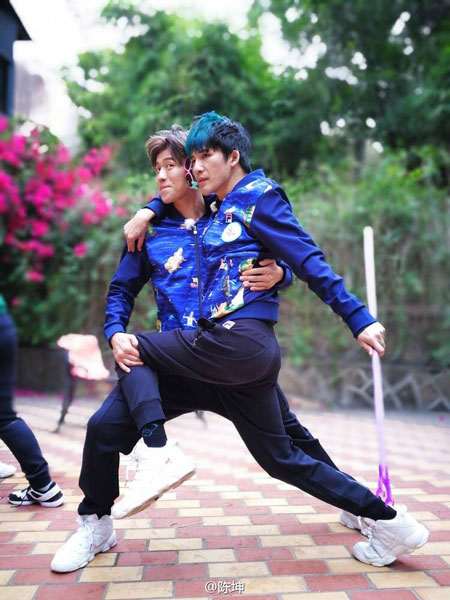 陈坤周游互曝搞怪照片 网友调侃画风跑偏