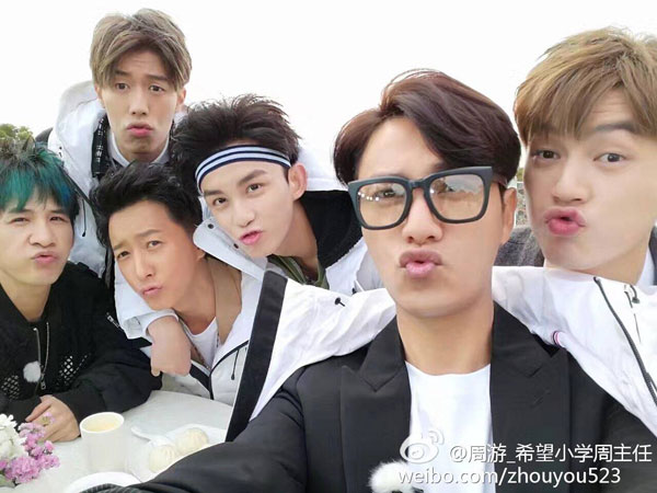 陈坤周游互曝搞怪照片 网友调侃画风跑偏