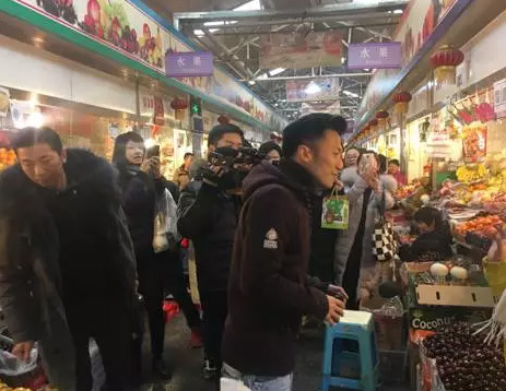 北京有个神奇的菜场！谢霆锋洪金宝高圆圆都爱逛