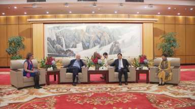 深圳市委书记王伟中履新后第一次公开活动 为何见了他？(1)151