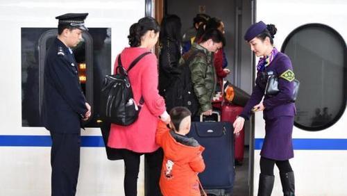 高铁迎第一次跨省调价避开高峰时段可降低出行成本