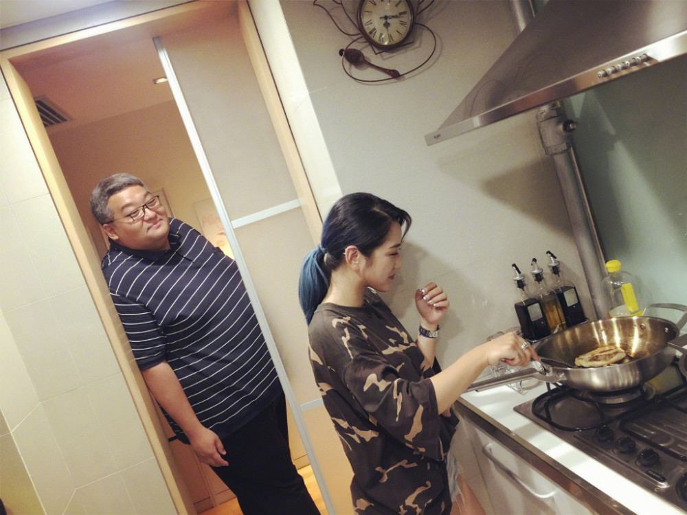 何洁到苏醒家做客