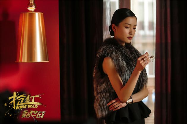 《抢红》人物关系海报