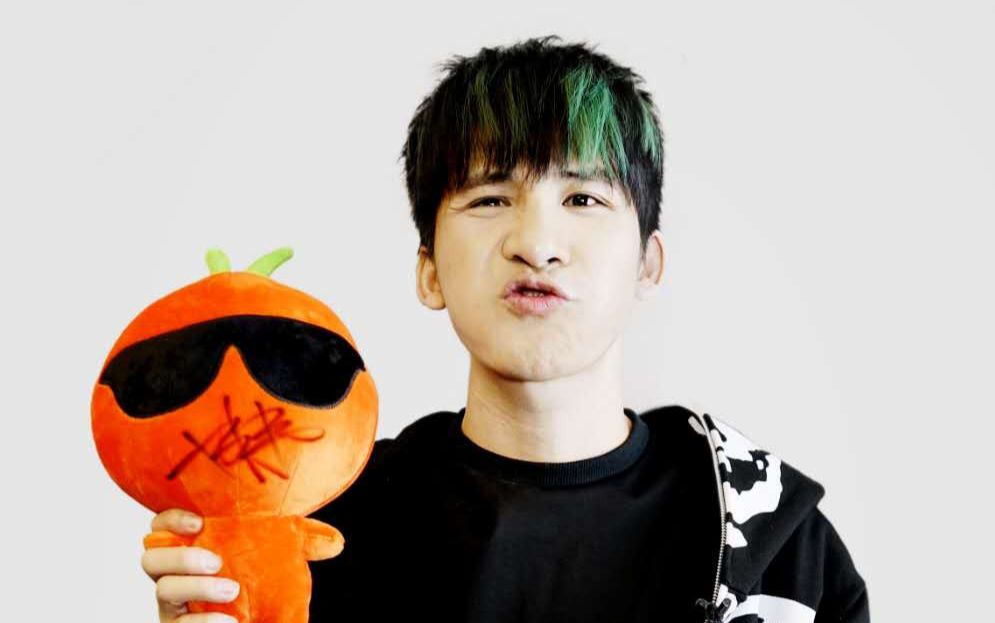 大张伟为签名任务求助粉丝