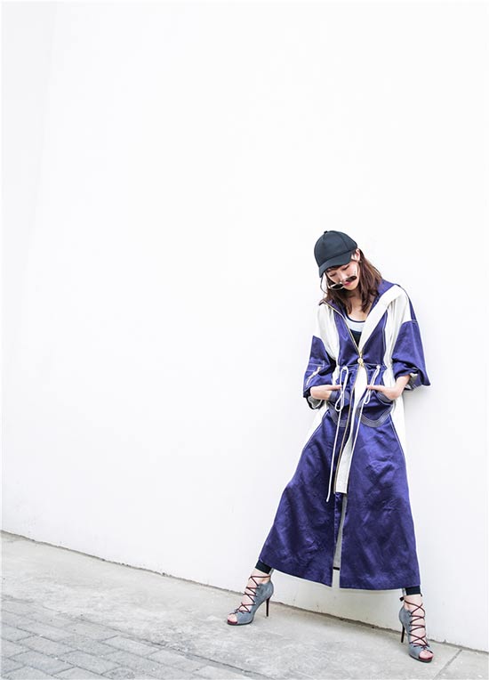 蓝盈莹时尚写真大片曝光 酷帅劲爽彰显率性魅力