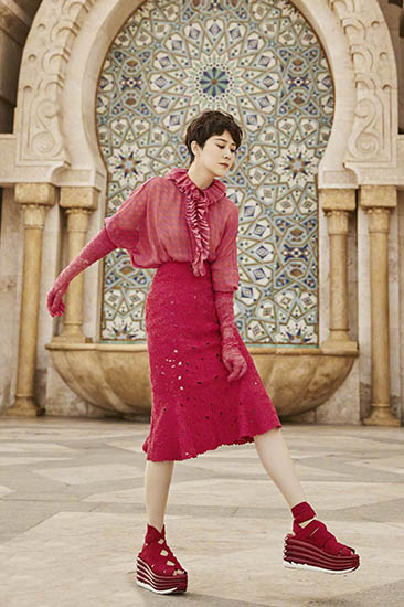 海清白衣耍剑太极