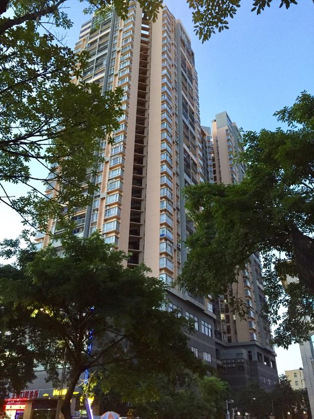 在深打拼十年买下2套房  为坚持买房差点离婚