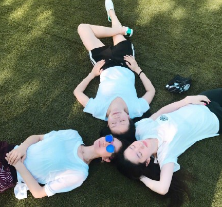 刘亦菲重返校园