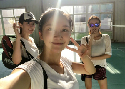 刘亦菲重返校园